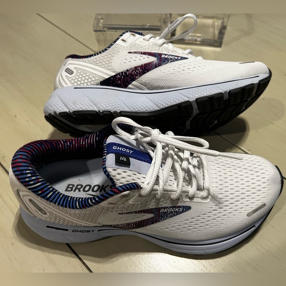 Women's Brooks Ghost 14 White/blue/red, size 7